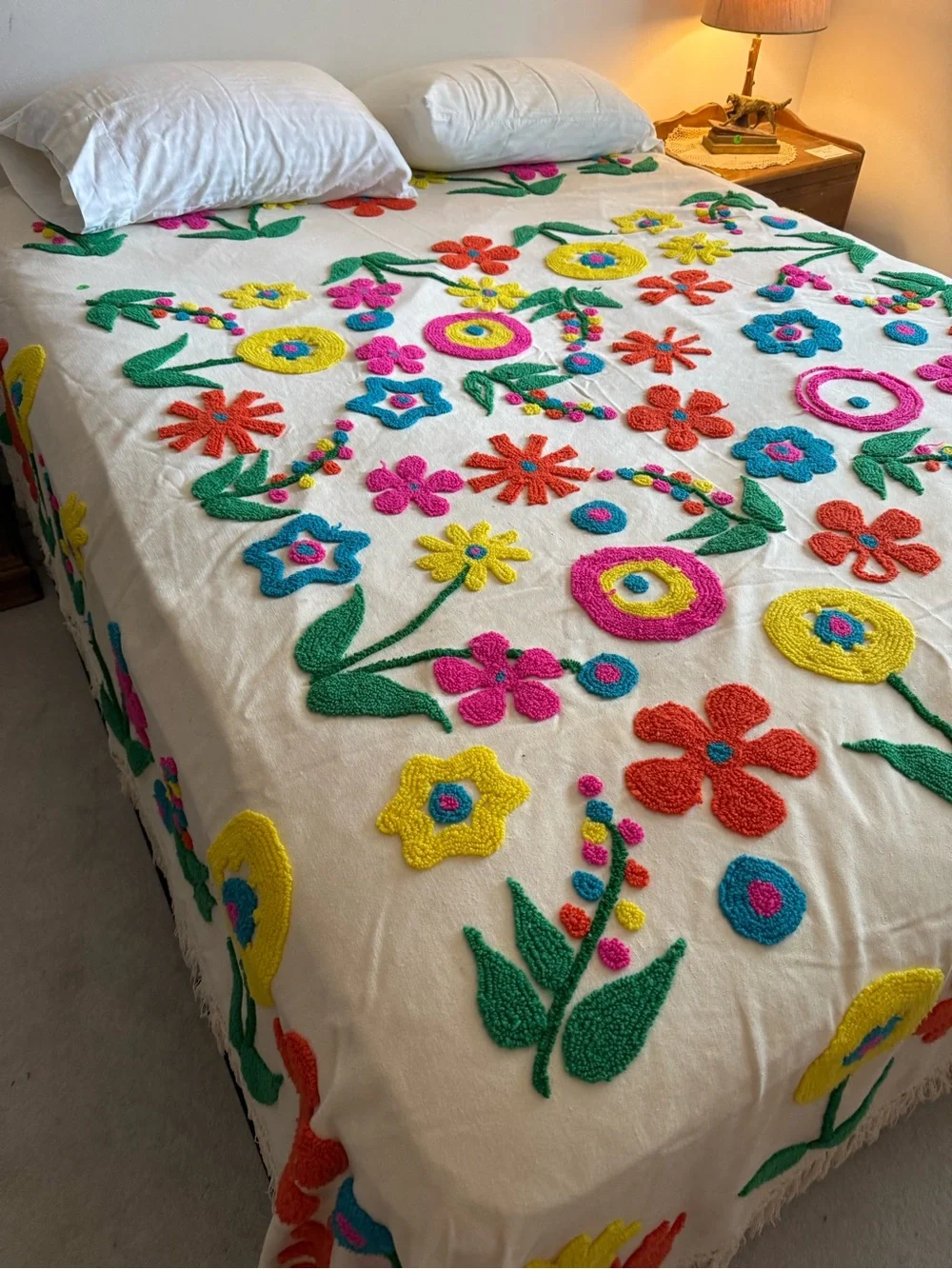 Vintage 1970’s Sears Floral Folk Art Textured knit Queen size bed spread blanket